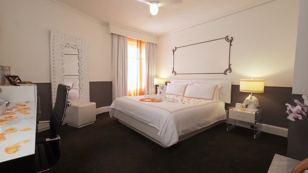HOTEL JULIAN 27/50