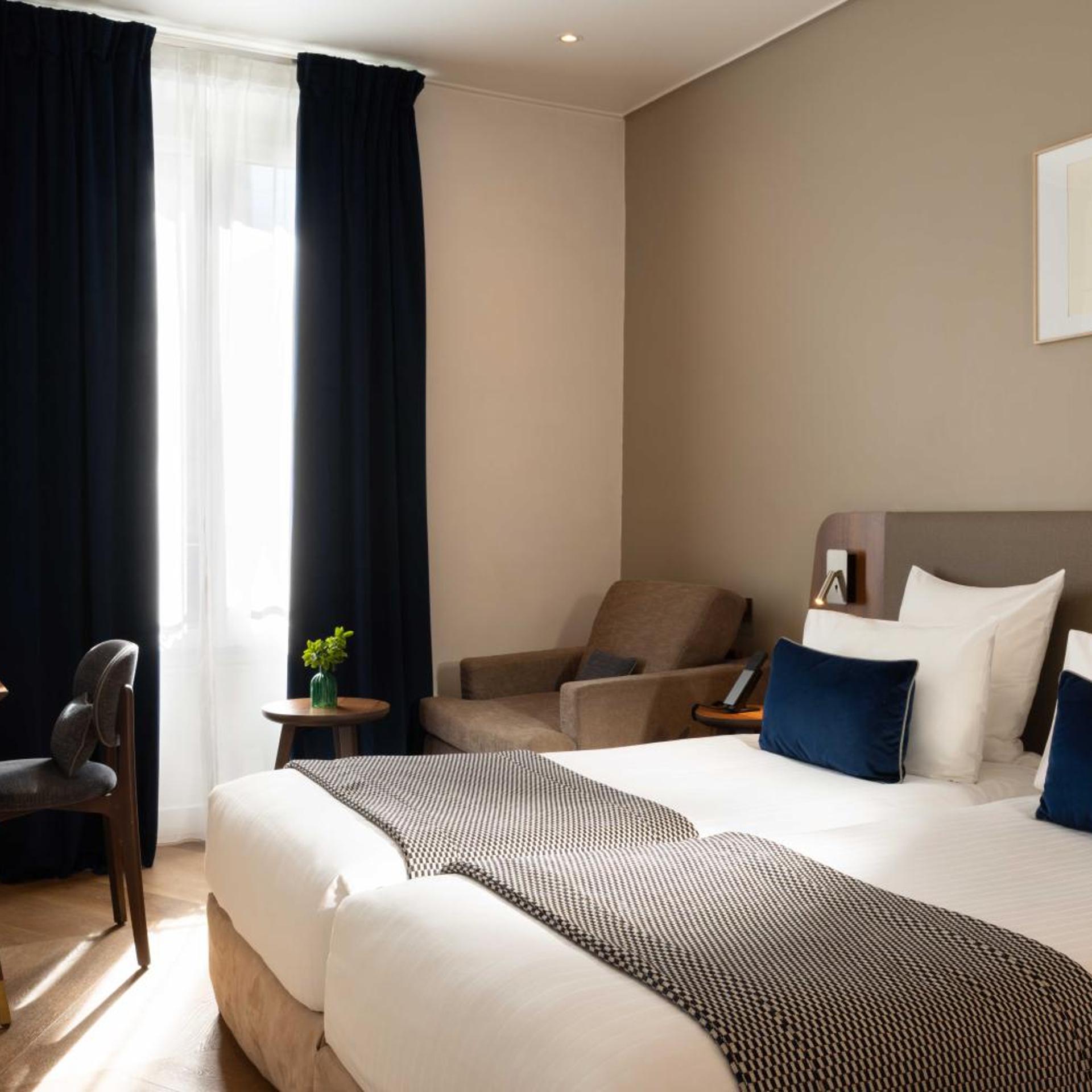 غرفة ثلاثية، Europe Hotel Paris Eiffel 4/8