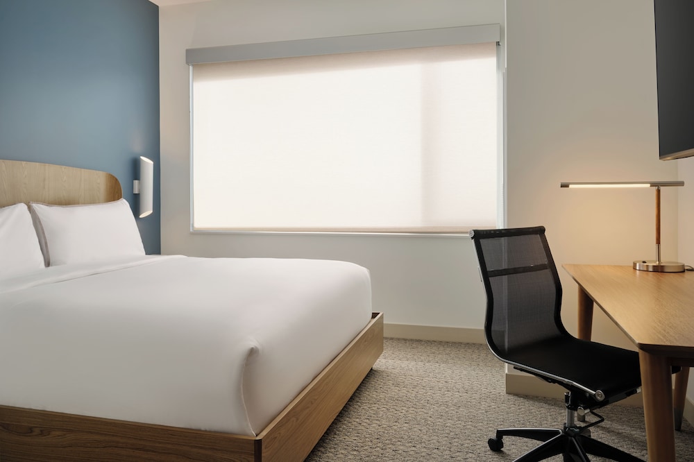 1 Bedroom, Suite, King Bed, Sofa