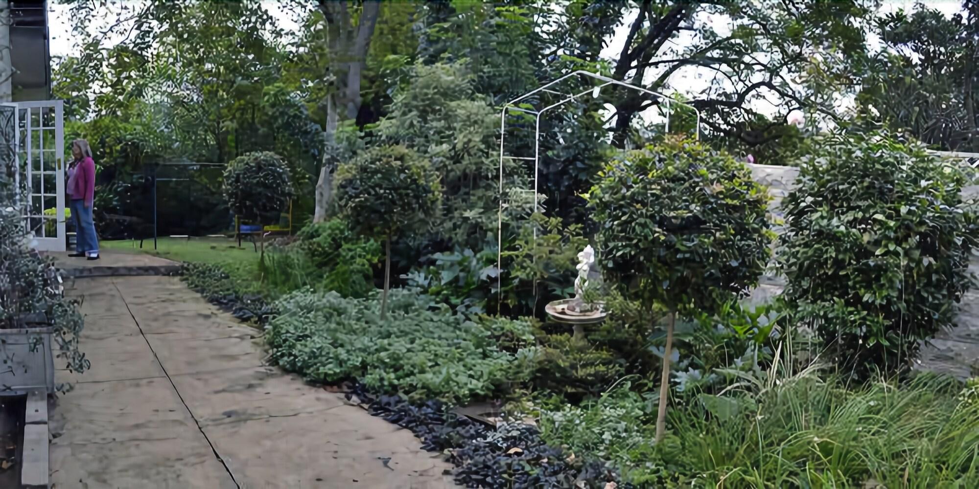 A Garden Suite 33/37