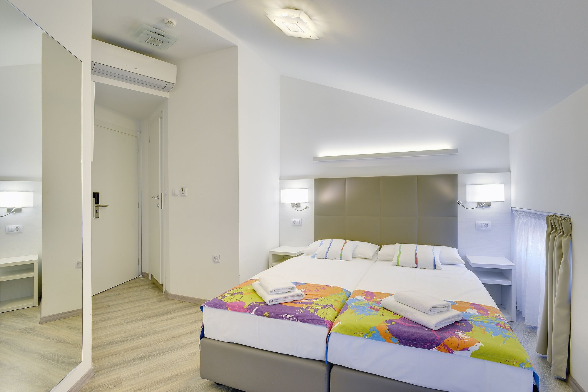 ROOM, DOUBLE BED, ATTIC