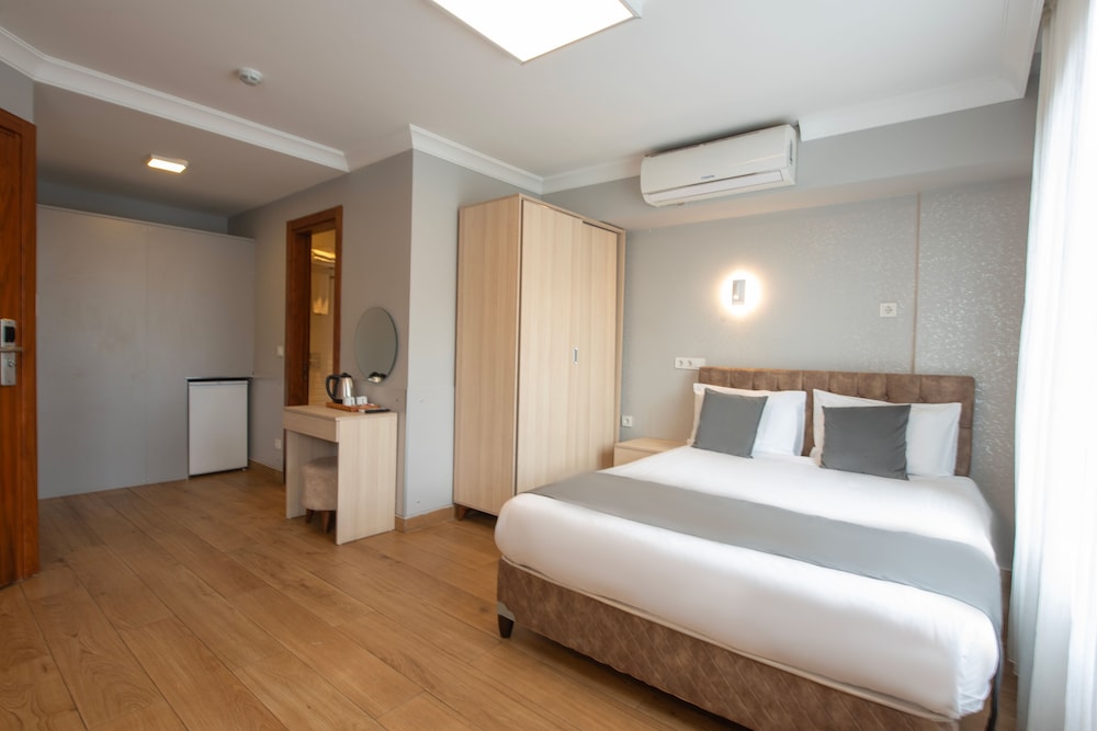 Family, Studio, Queen and Twin Beds, Annex
