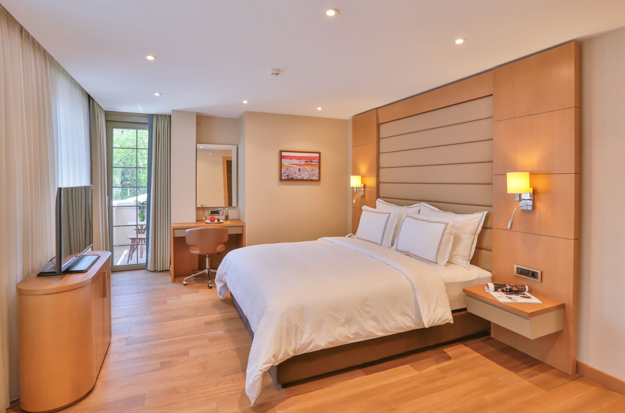 SUPERIOR, SUITE, BALCONY