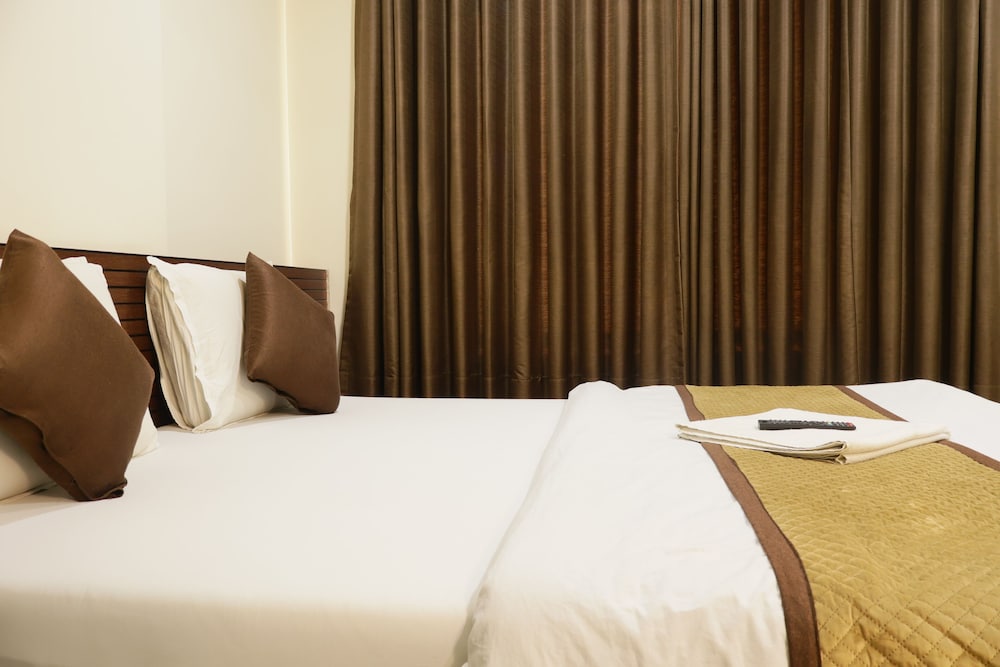 OYO Rooms Thaltej SG Highway 17/51