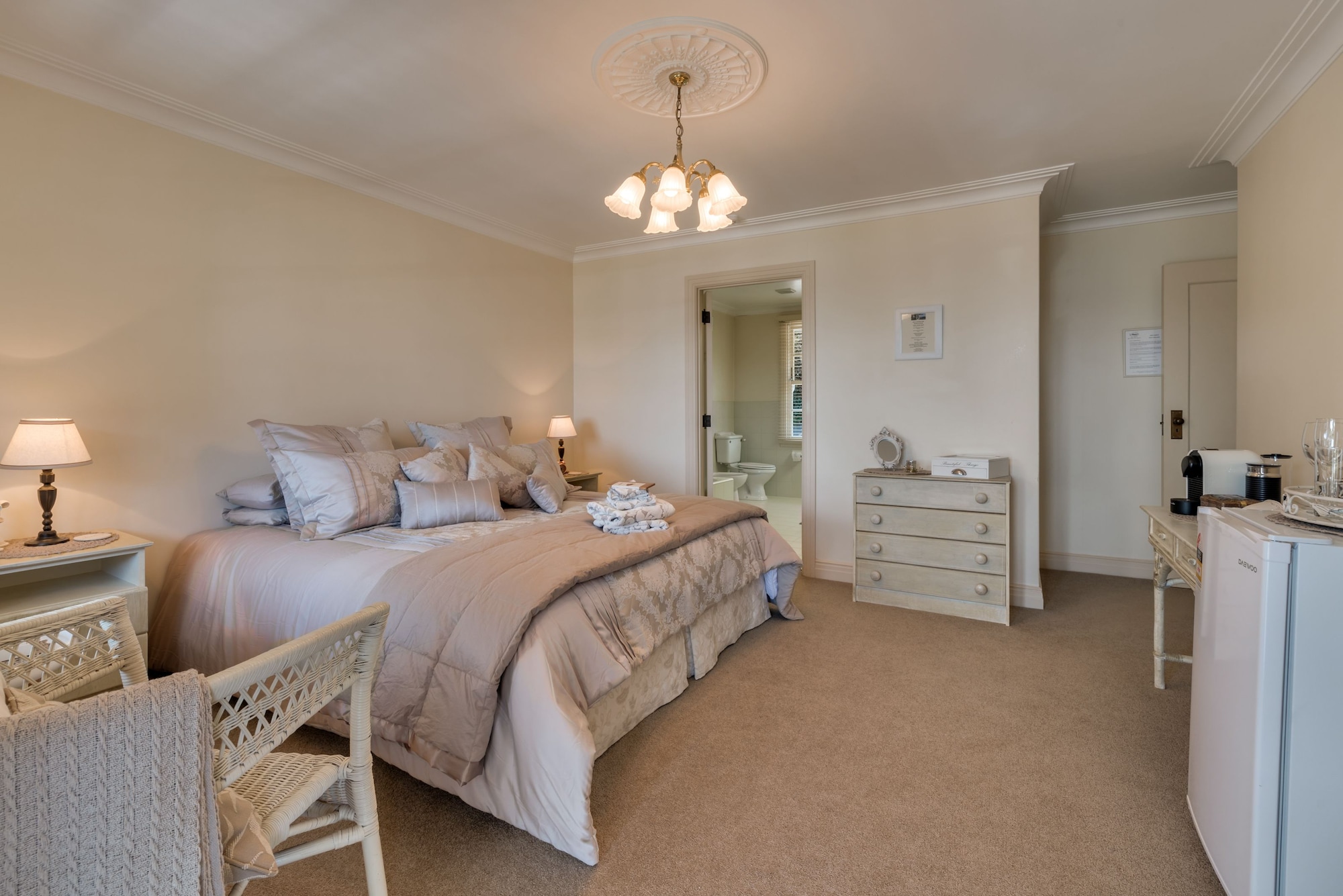 PANORAMIC, SUITE, KING BED