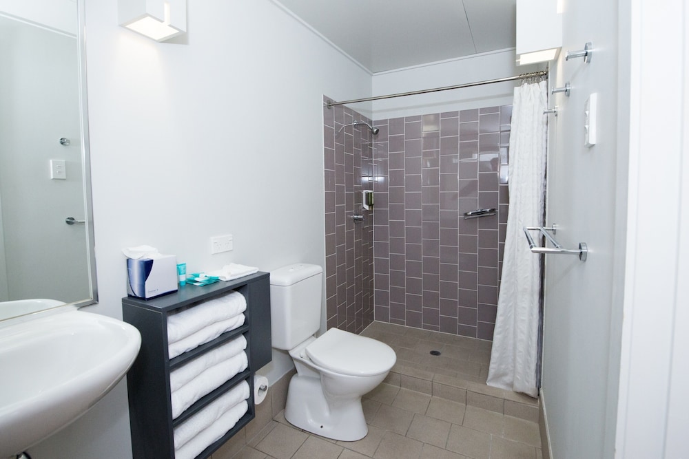 Allure Stradbroke Resort 68/70
