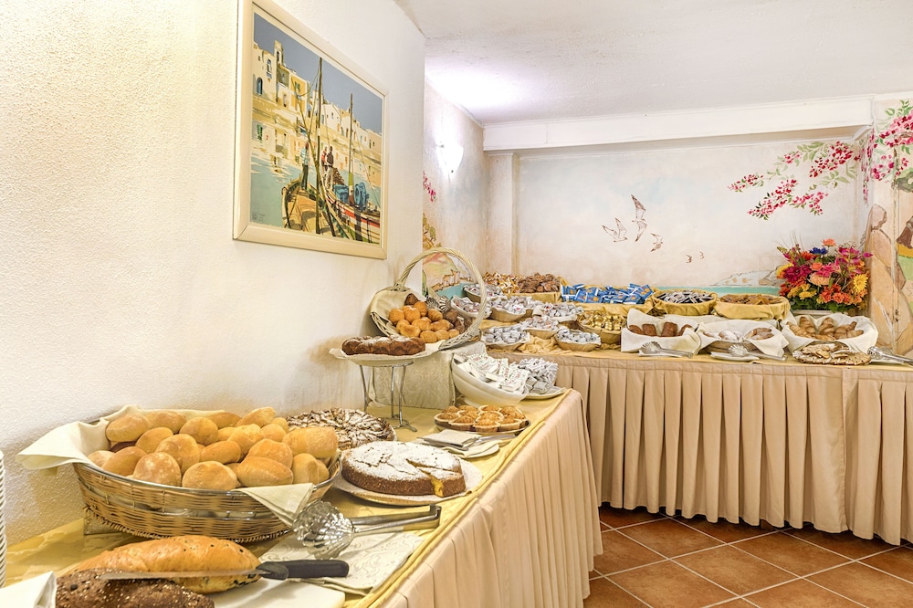 Colonna Beach Hotel 27/50