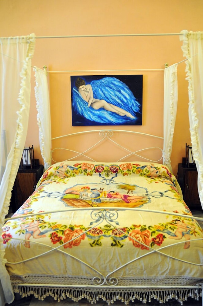 Angeli Dell Osanna B And B 12/40