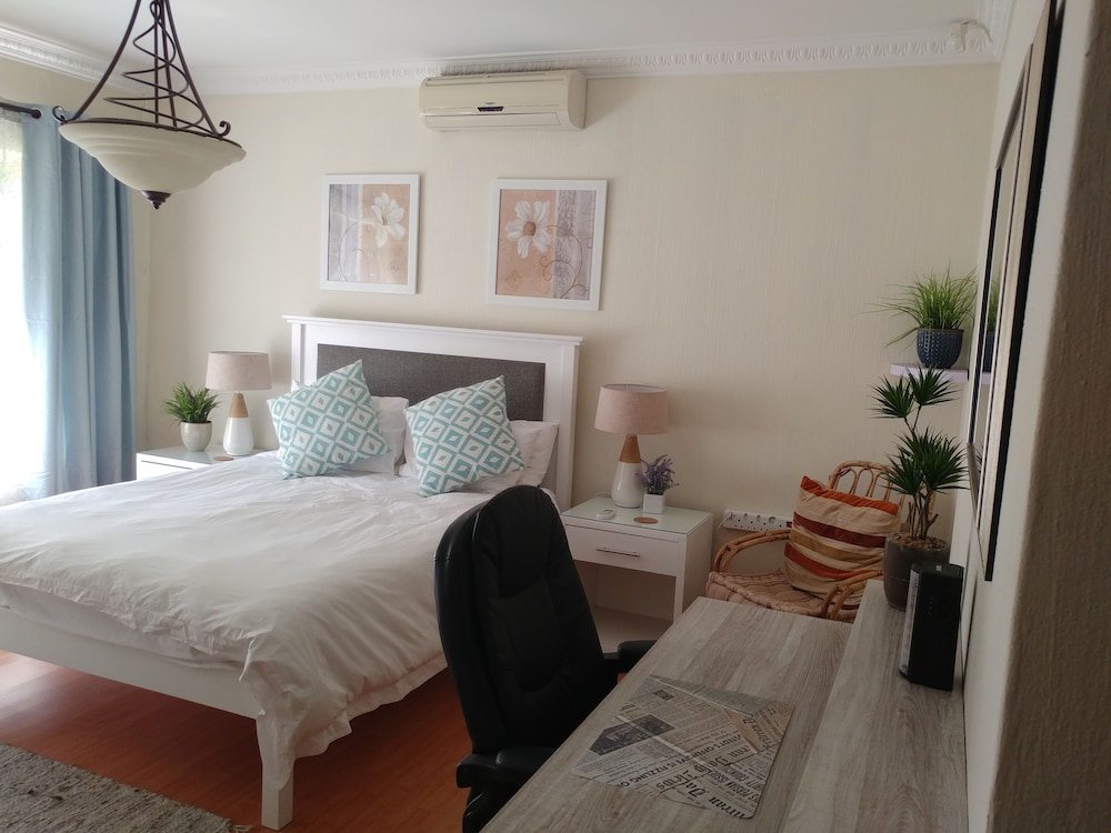 Pepper Tree Bnb 8/50