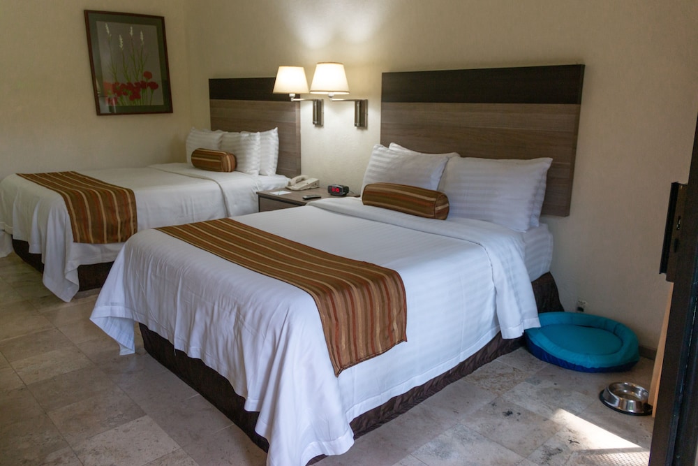 ROOM, 2 DOUBLE BEDS, ACCESSIBLE
