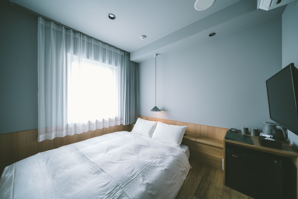 COMPACT, DOUBLE BED