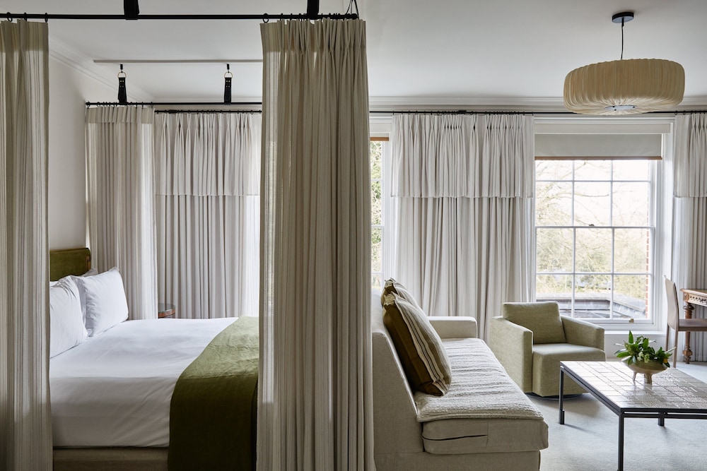 Deluxe, Mansion, King Bed