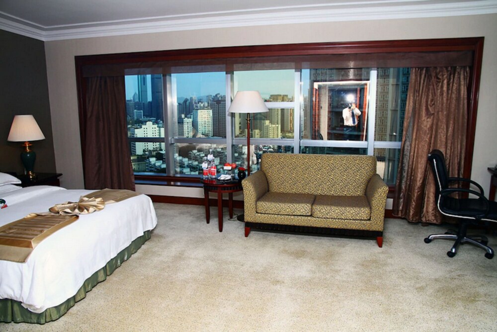The Pavilion Hotel 26/50