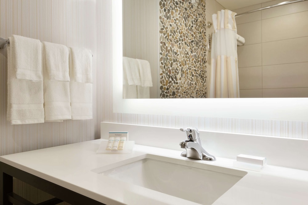 Hilton Garden Inn Pittsburgh Airport South - Robinson Mall 15/48