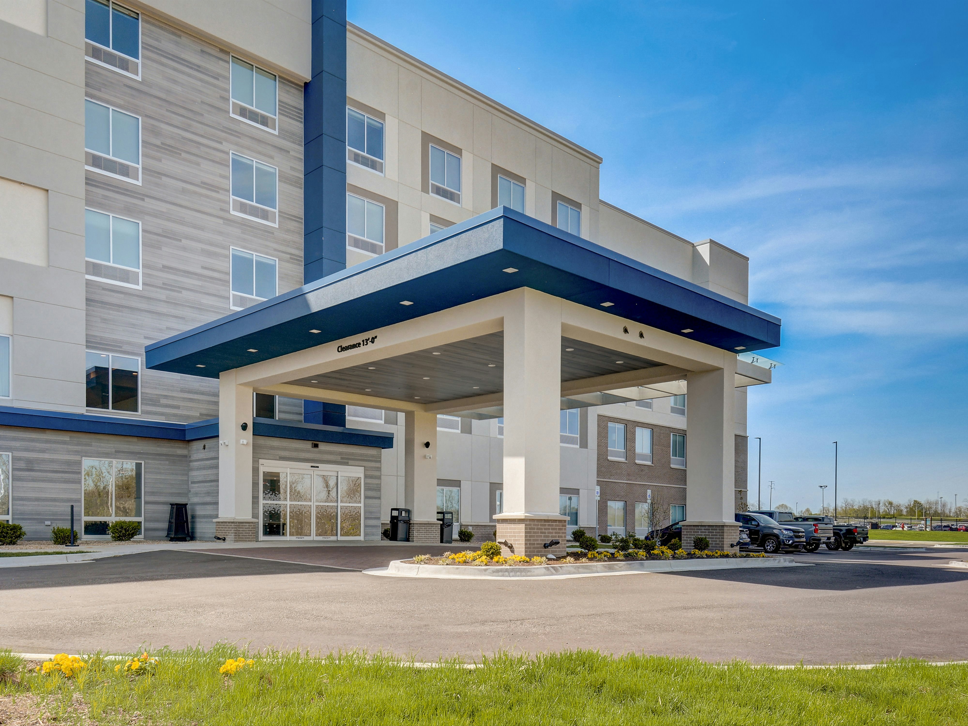 Hampton Inn and Suites Williamstown Ark Encounter 32/38