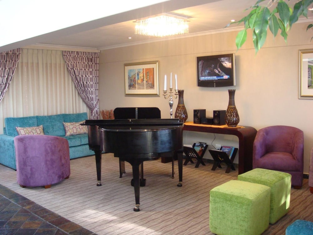 Signal Hill Lodge 35/65