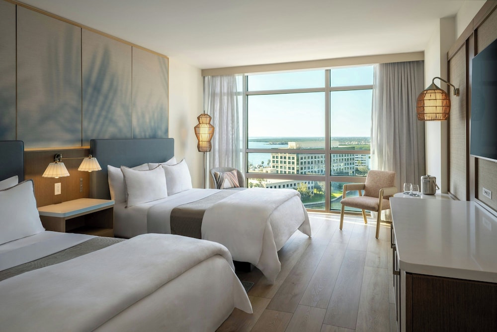 Room, 2 Queen Beds, Partial Bay View