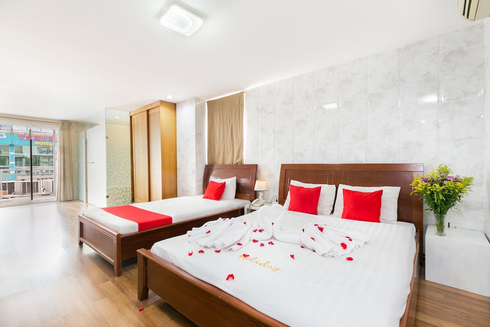 Holiday Hotel 25/59
