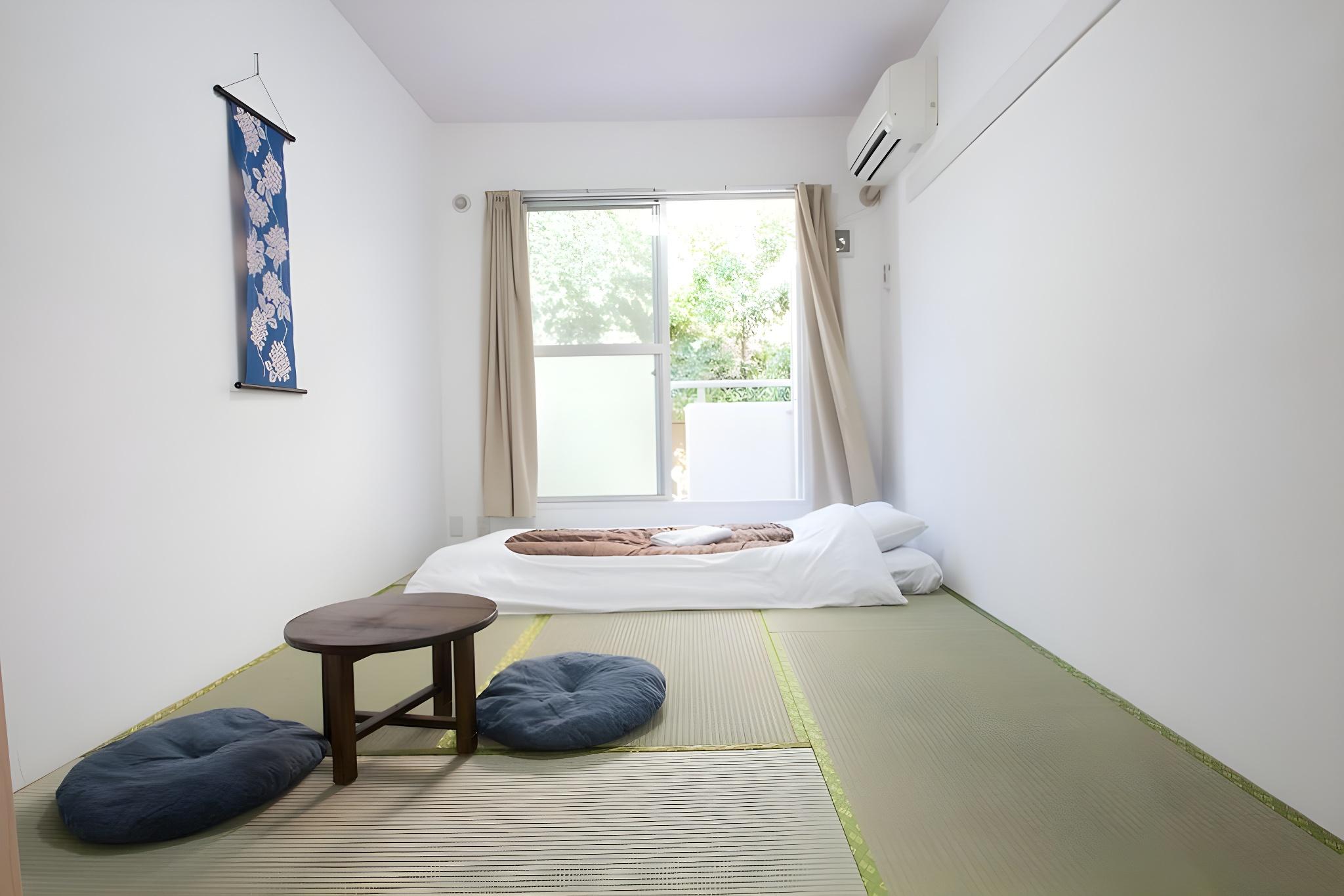 Japanese, Single, 2 Double Beds, Shared Bathroom