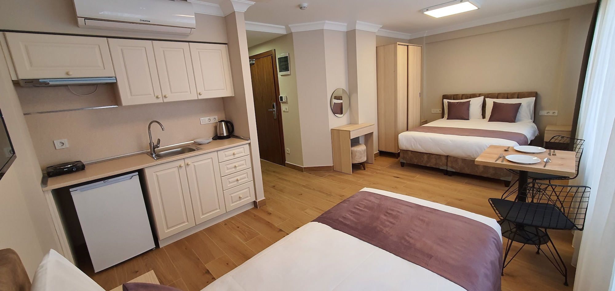 Studio, 1 Queen and 1 Single Bed, Sea View, Annex, Sur Hotel 3/10