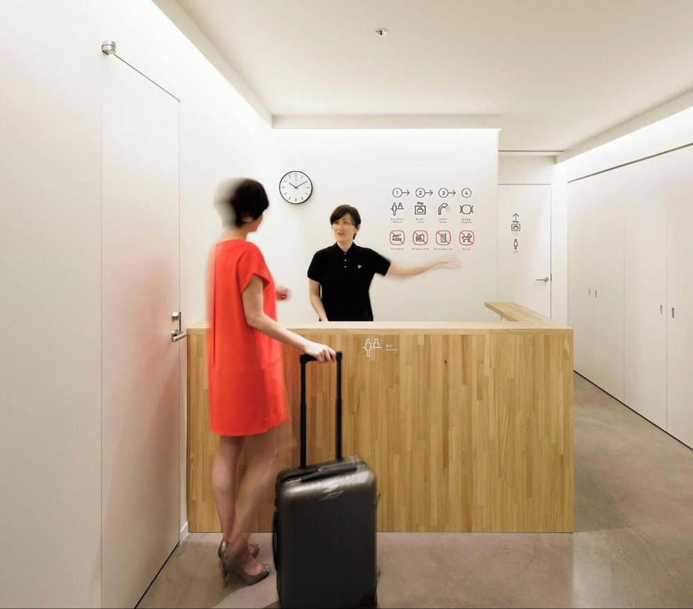 Nine Hours Woman Kanda 6/32