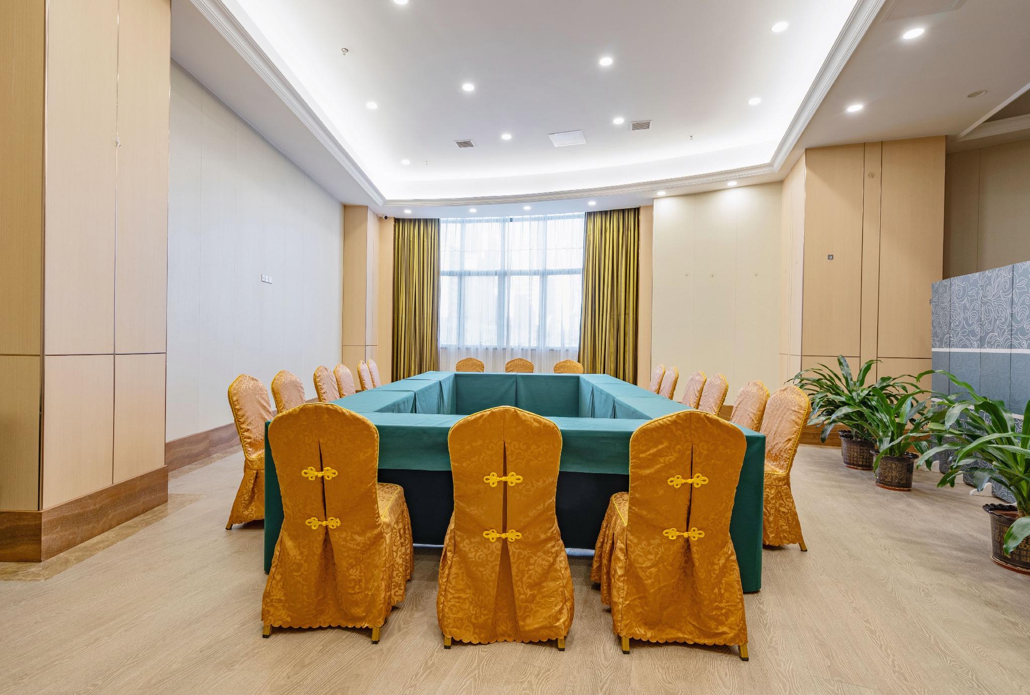 Vienna International Hotel (Shenzhen Guangqiao Road Tianliao) 33/34