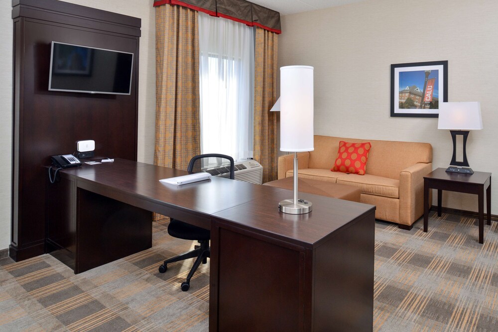 Hampton Inn & Suites California University-Pittsburgh 43/45