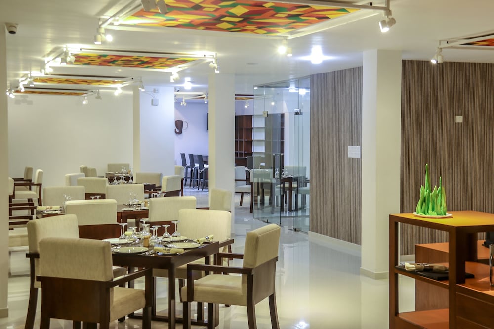 Mount Blue Kandy Hotel And Spa 47/63