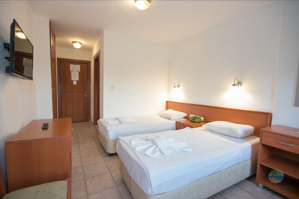 Private Hotel 13/44