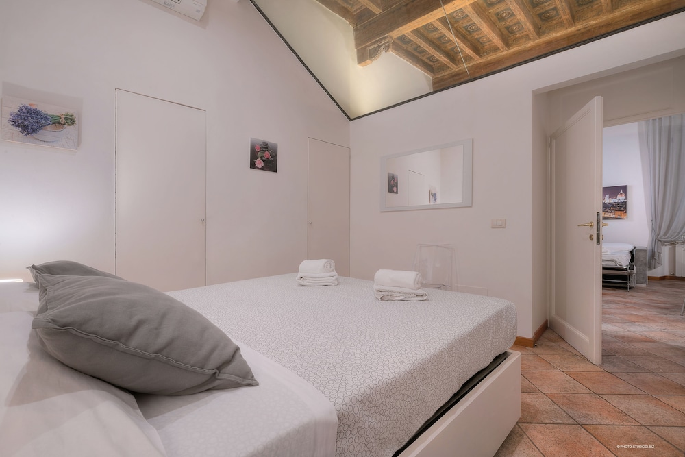 Wine Apartments Florence Moscato 7/47