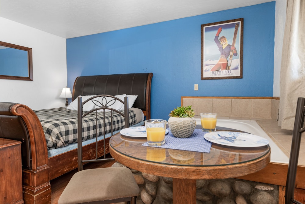 Big Bear Lakefront Lodge 35/50