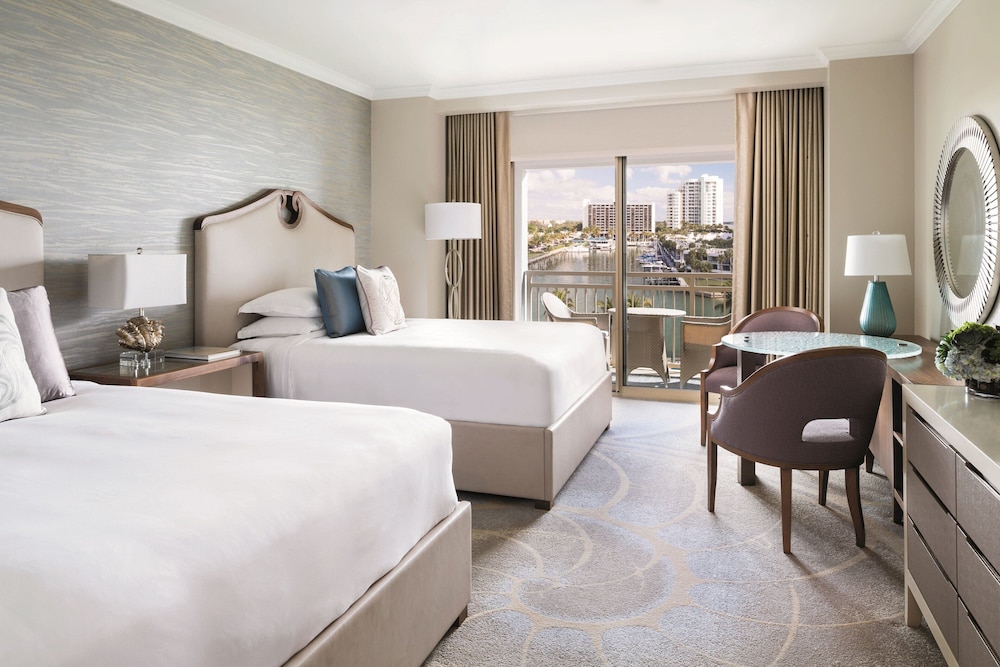 Club, 2 Queen Beds, Marina View, Balcony