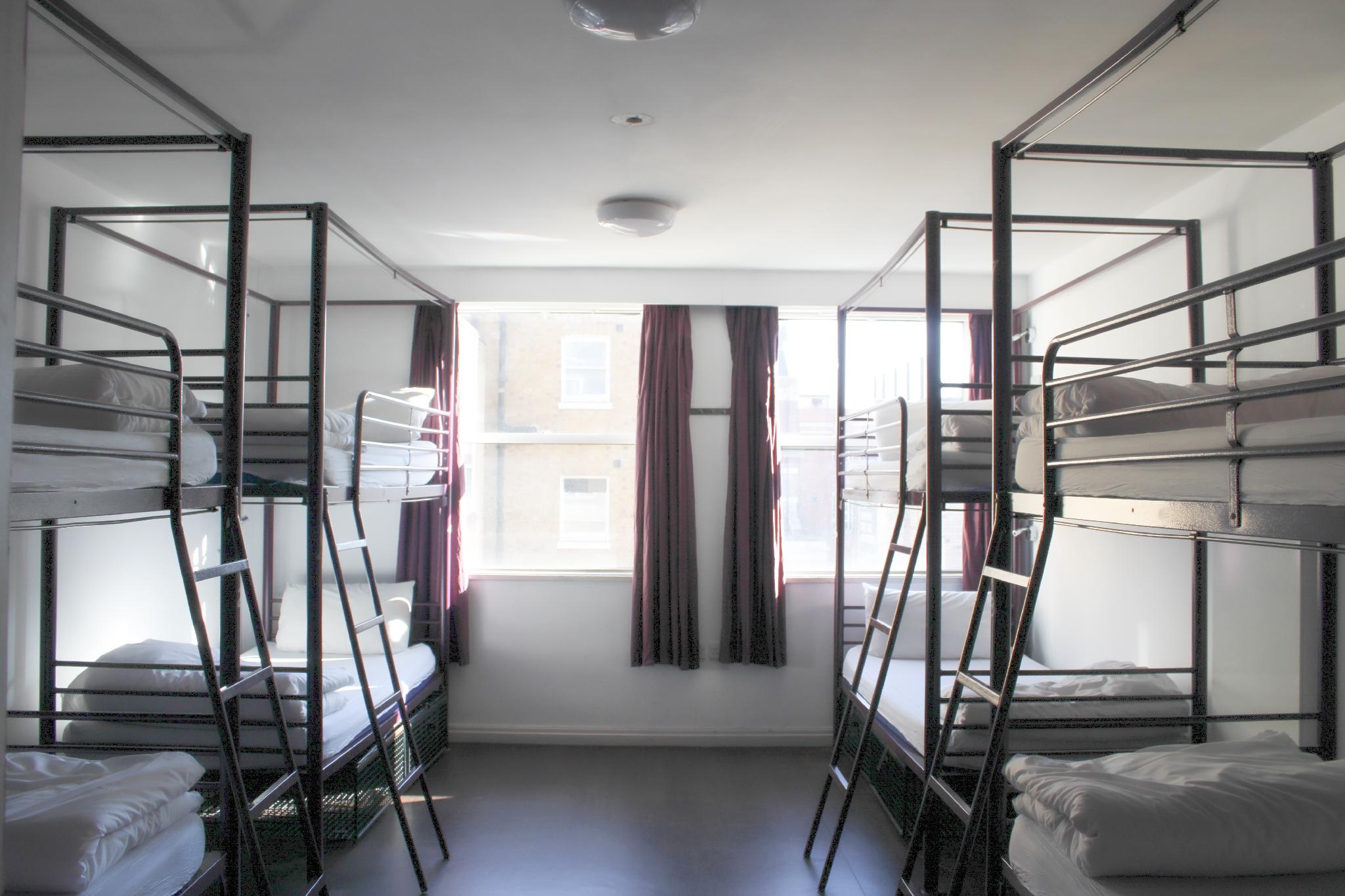 Private, 8 Beds