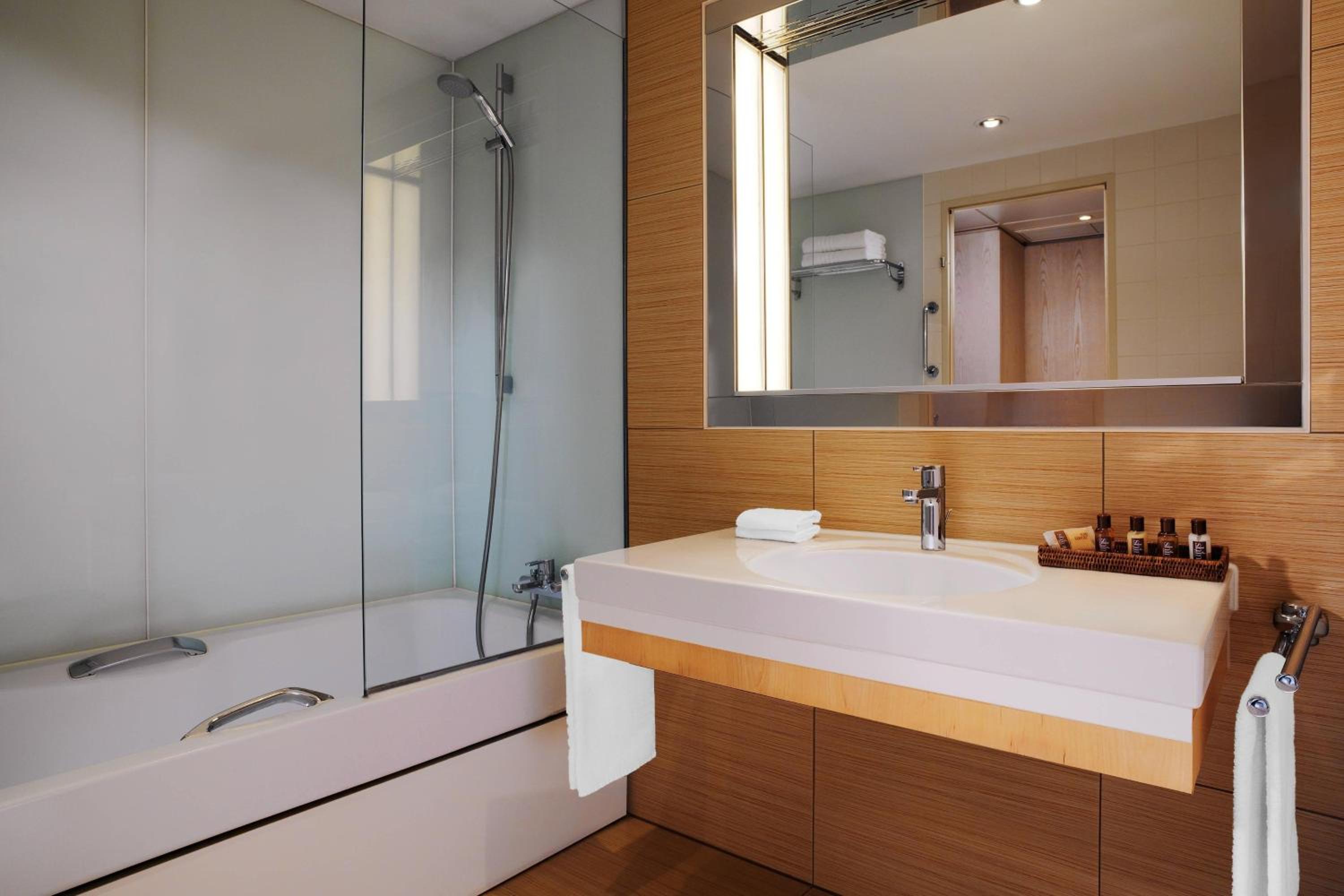 Club, Single Bed, Club Lounge Access, SHERATON BERLIN GRAND HOTEL ESPLANADE 6/6