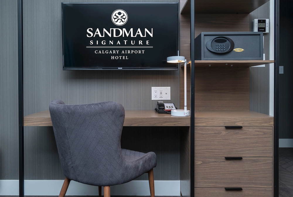 Sandman Signature Calgary Airport Hotel 43/47