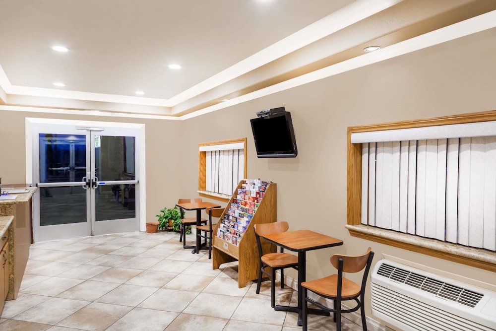 Travelodge By Wyndham Barstow 15/21