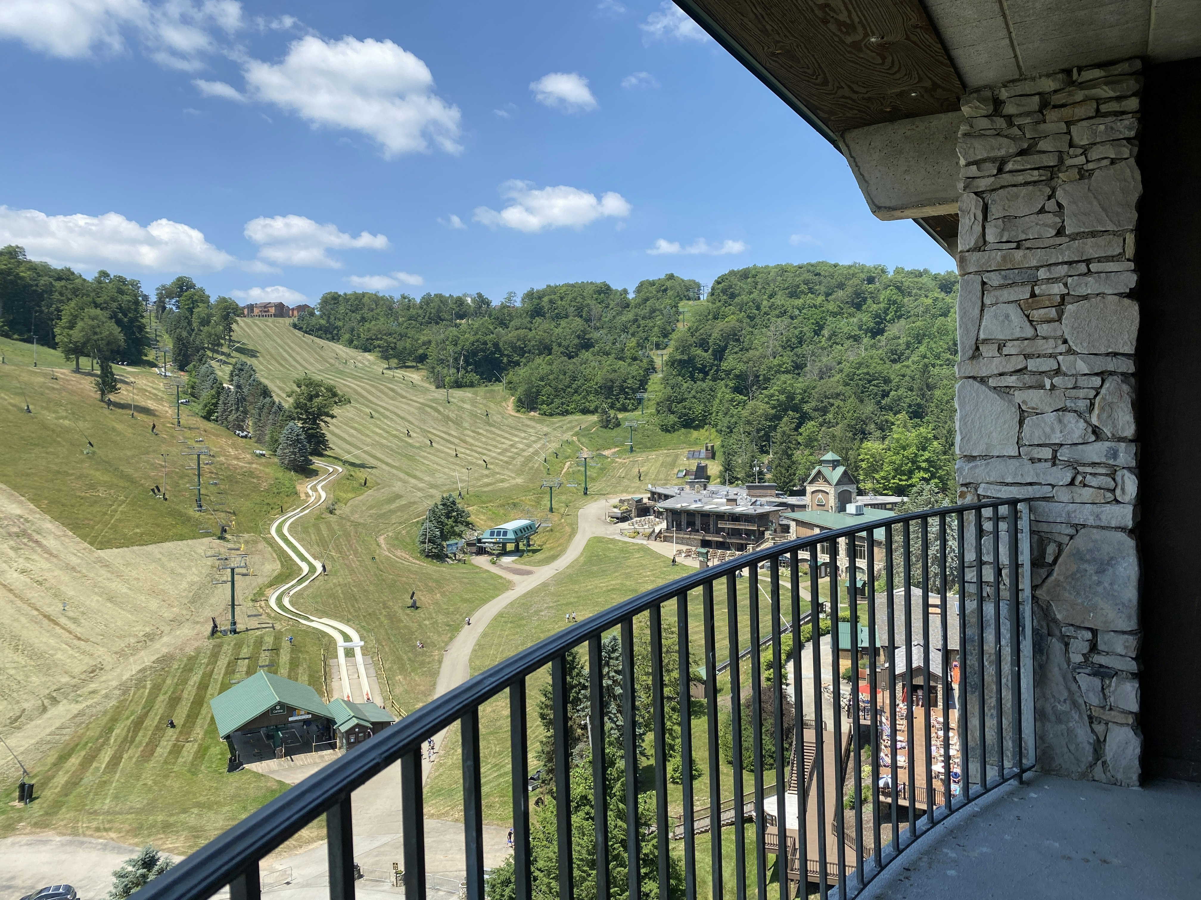 Slopeside Hotel at Seven Springs Resort 31/35