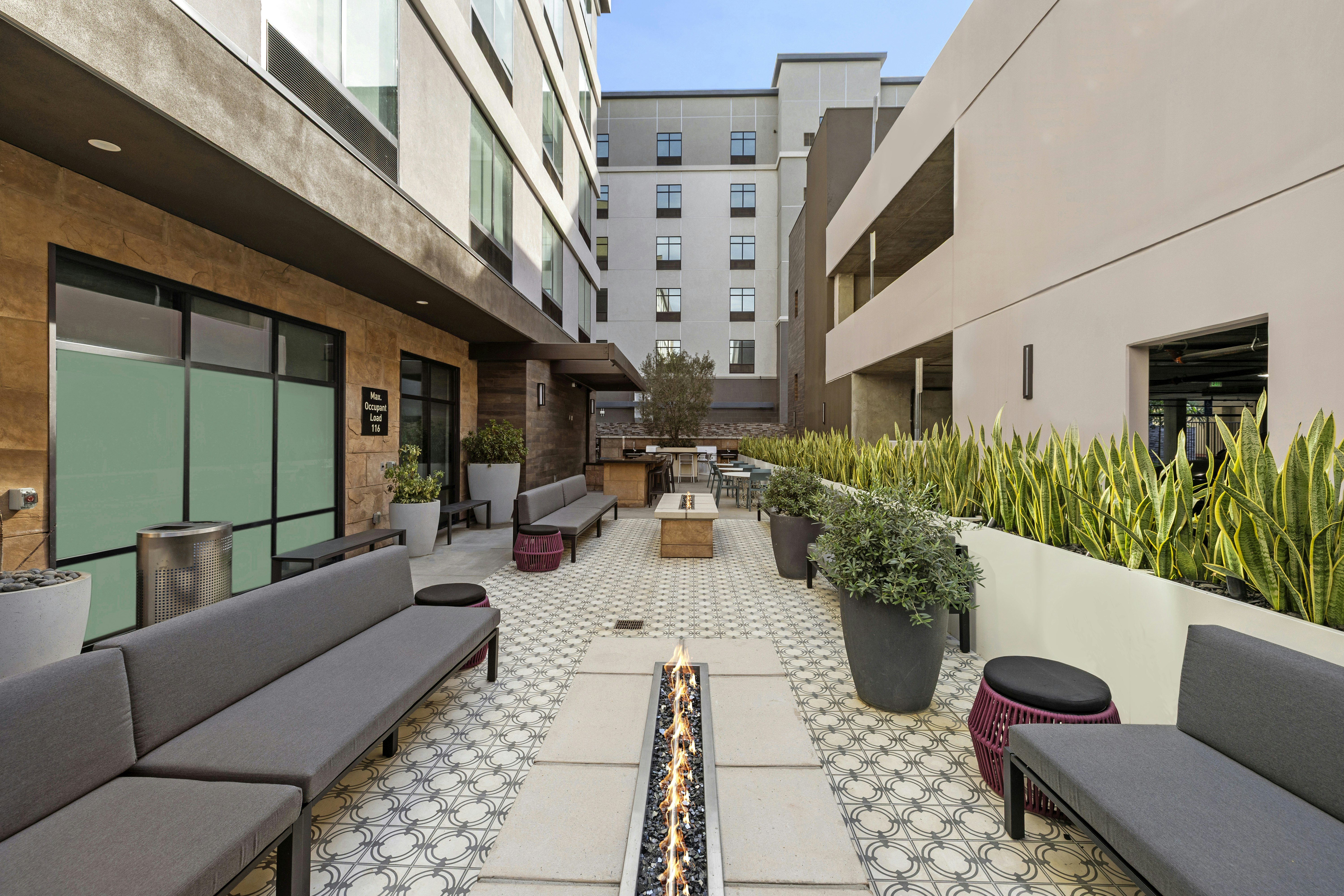 Home2 Suites by Hilton Riverside Downtown 34/38