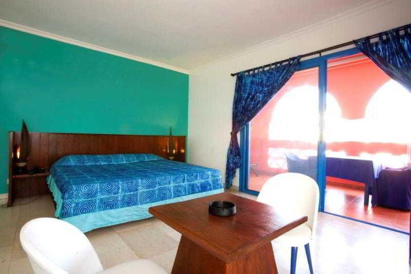 Room at Hotel La Madrague, DAKAR