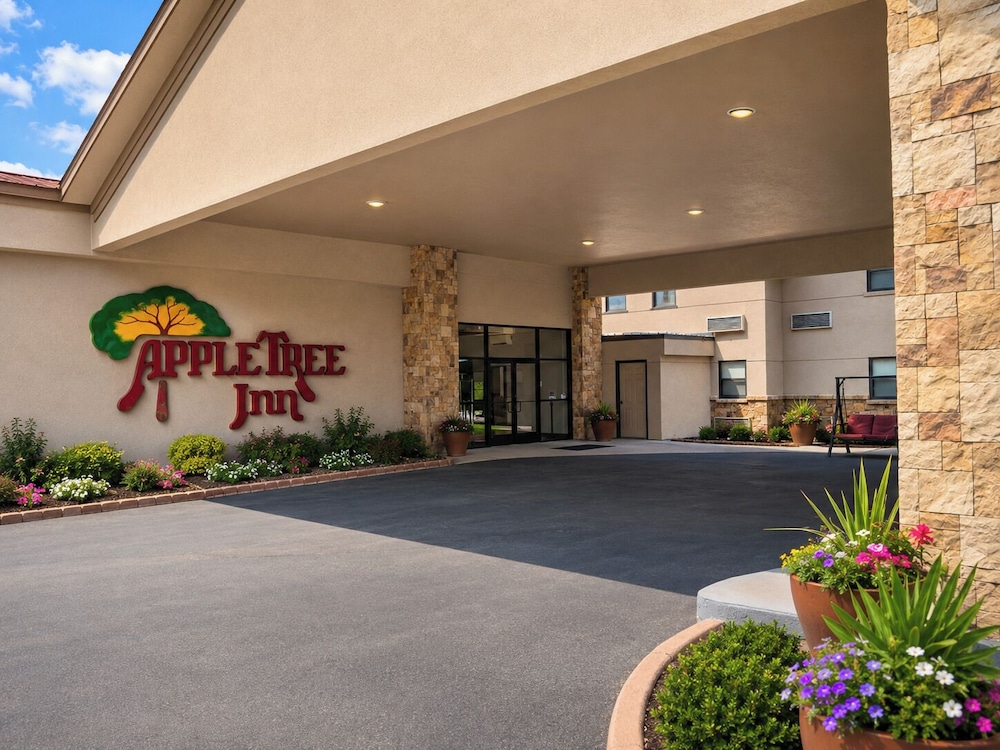 Apple Tree Inn and Suites 59/62