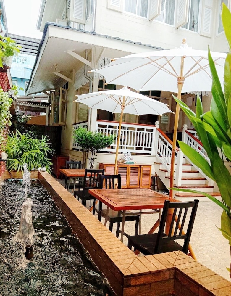 Baan Dinso Hostel 8/51