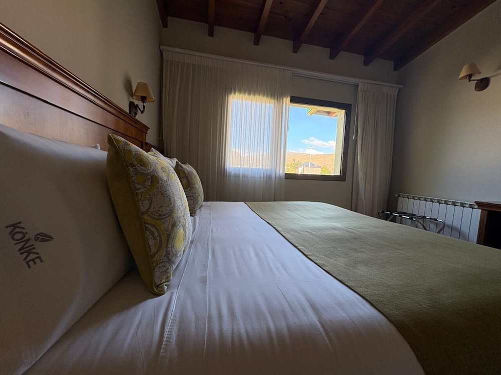 EXECUTIVE, DOUBLE BED