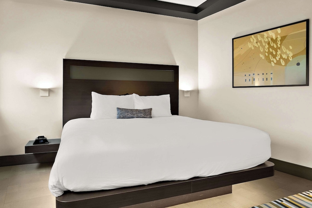 CityFlatsHotel - Port Huron, an Ascend Collection Hotel 10/40