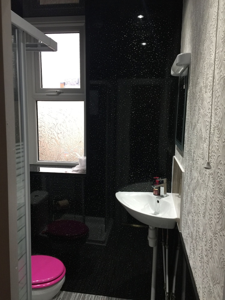 Trentham Private Hotel 37/50