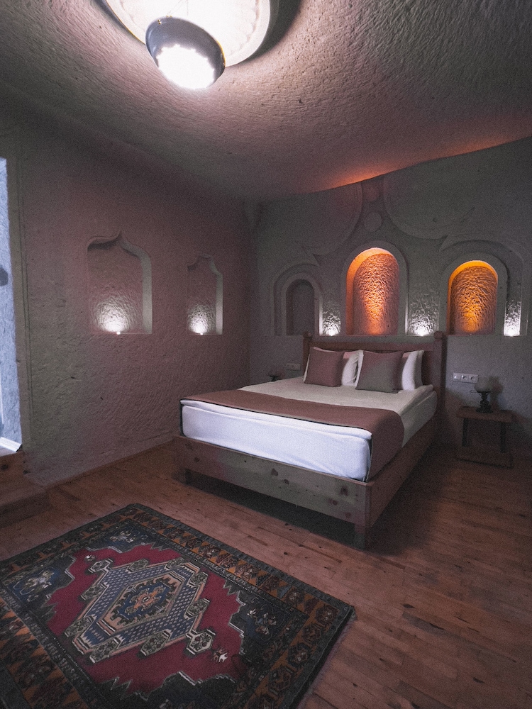 CAVE, 2 BEDROOMS, FAMILY