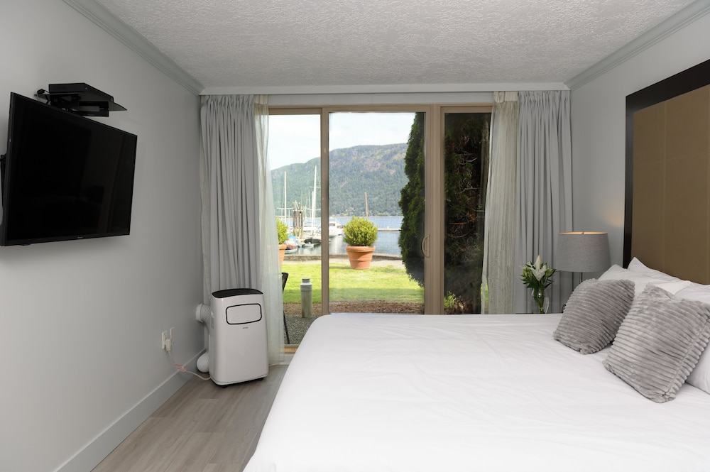 Oceanfront Suites At Cowichan Bay 14/63