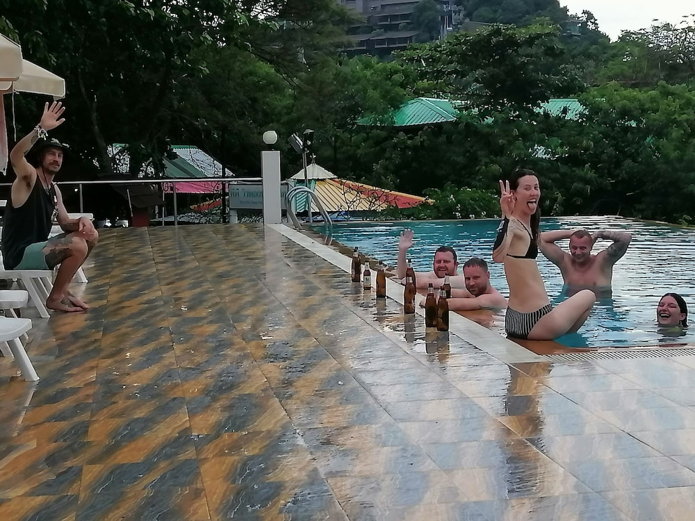 Phi Phi Viewpoint Resort 40/65