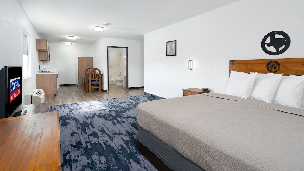 Atria Hotel and RV McGregor 17/59