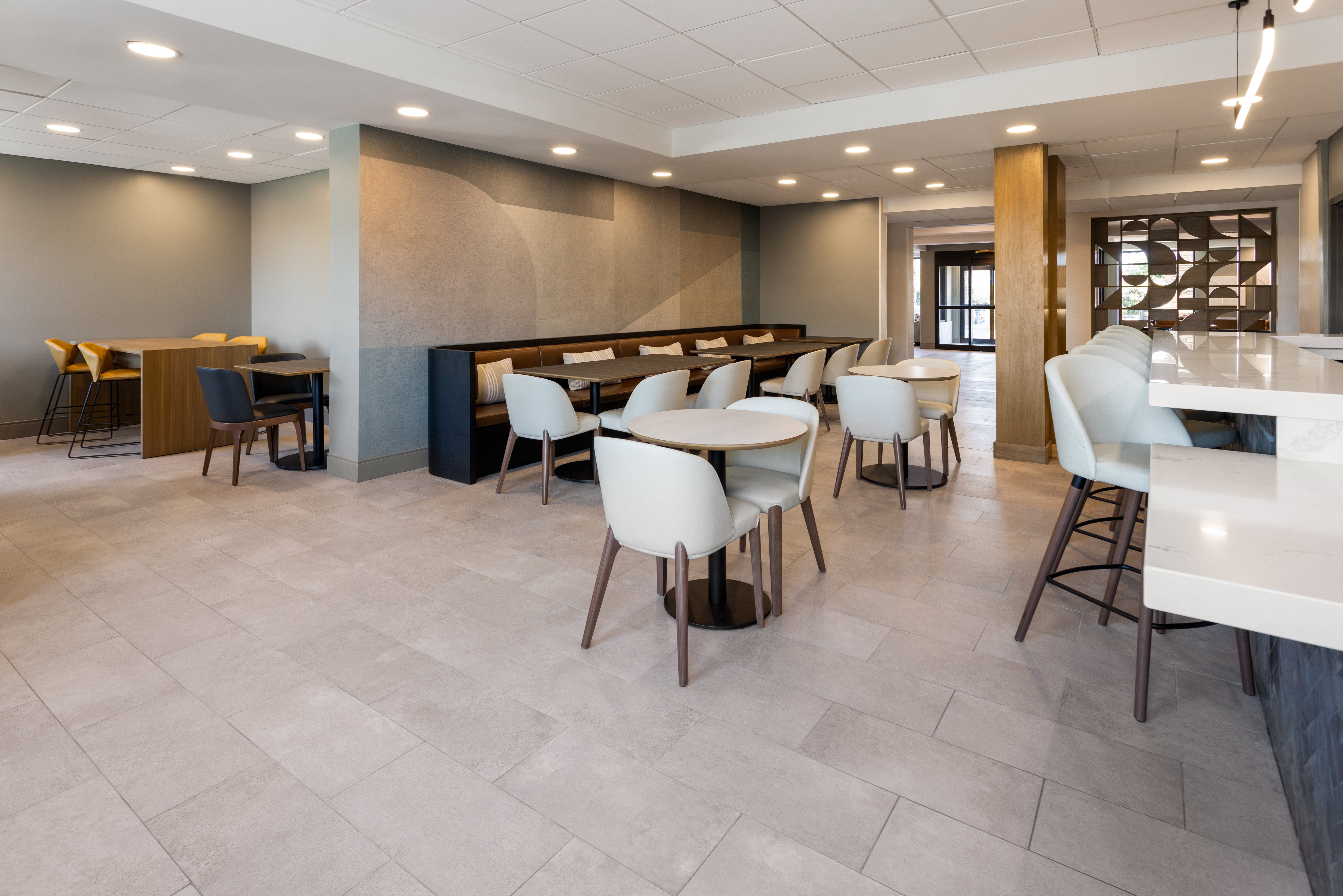 Holiday Inn & Suites Columbia NE - Ft Jackson Area by IHG 29/38