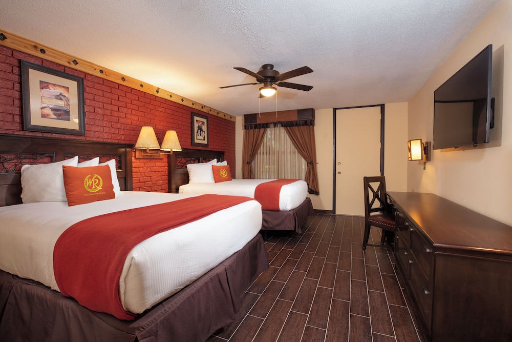 Premium, Lodge, Suite, 2 Queen Beds, Sofa